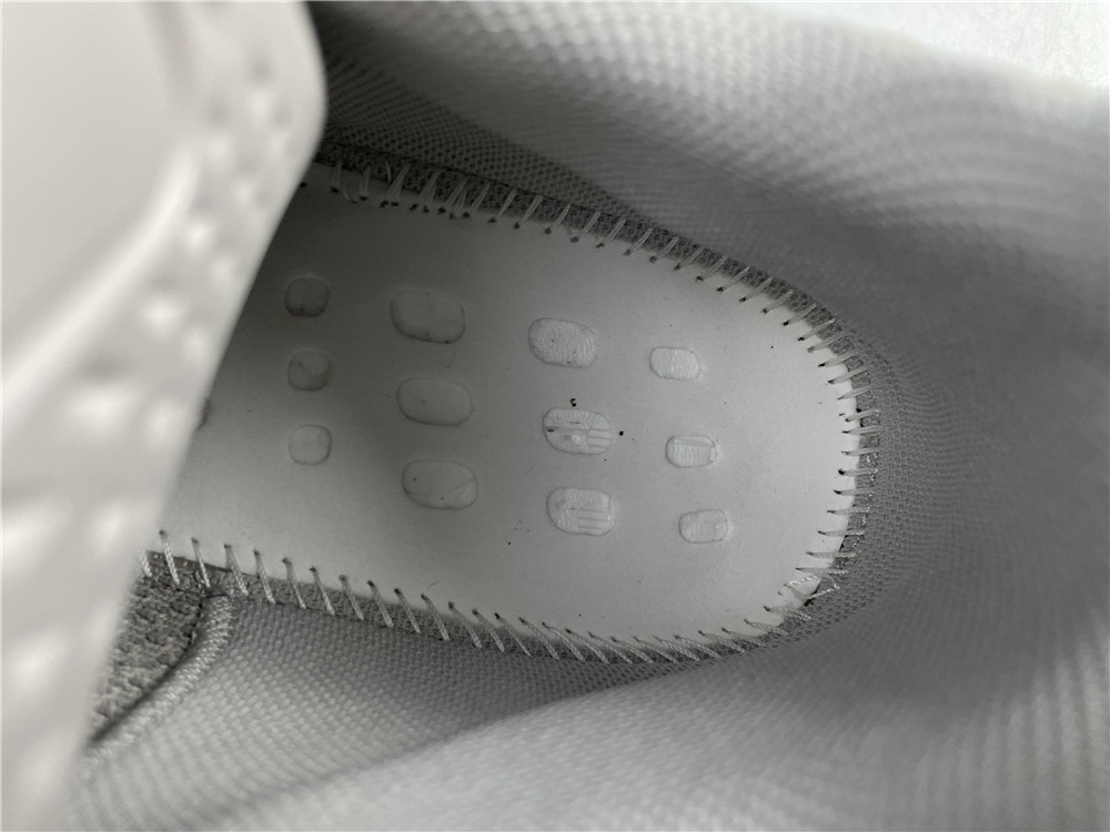 adidas Yeezy Boost 700 V2Cream