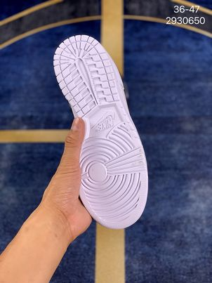 Dunk Low 'Reverse Panda'DJ6188-101