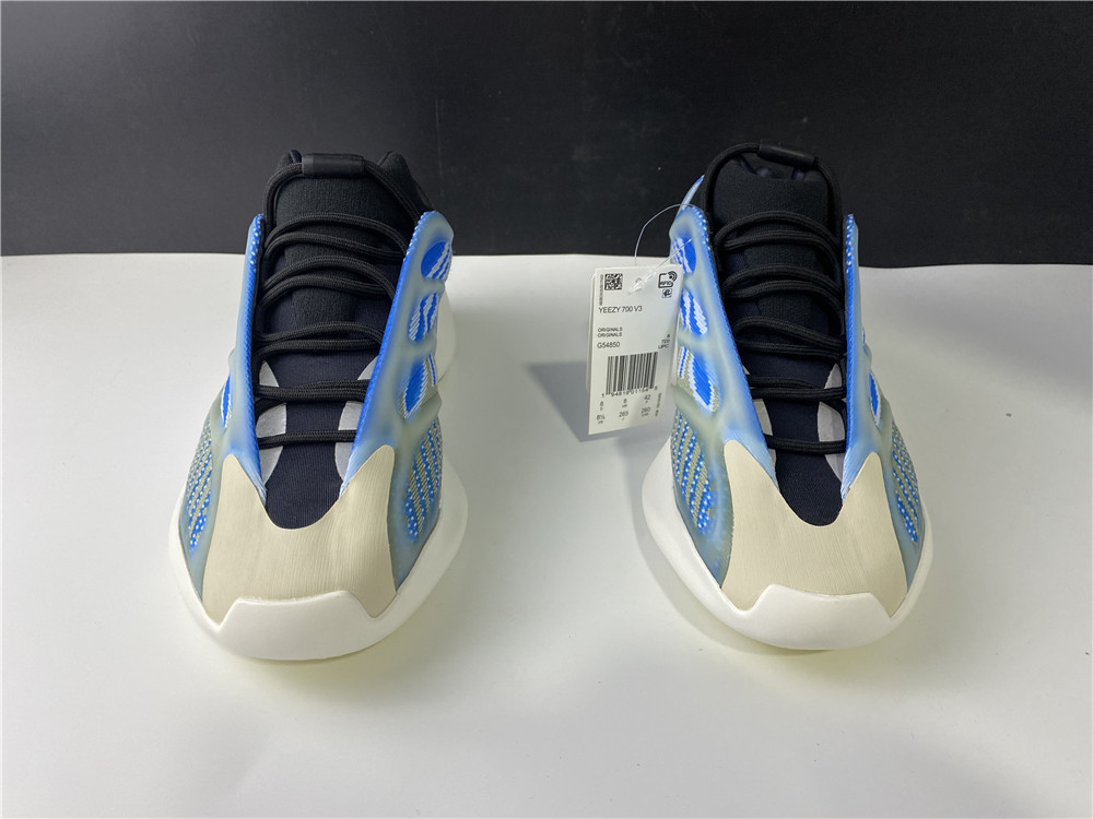 adidas Yeezy 700 V3Arzareth