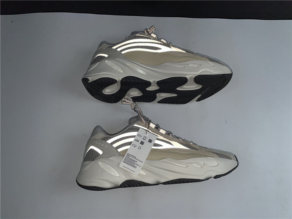 adidas Yeezy Boost 700 V2Cream