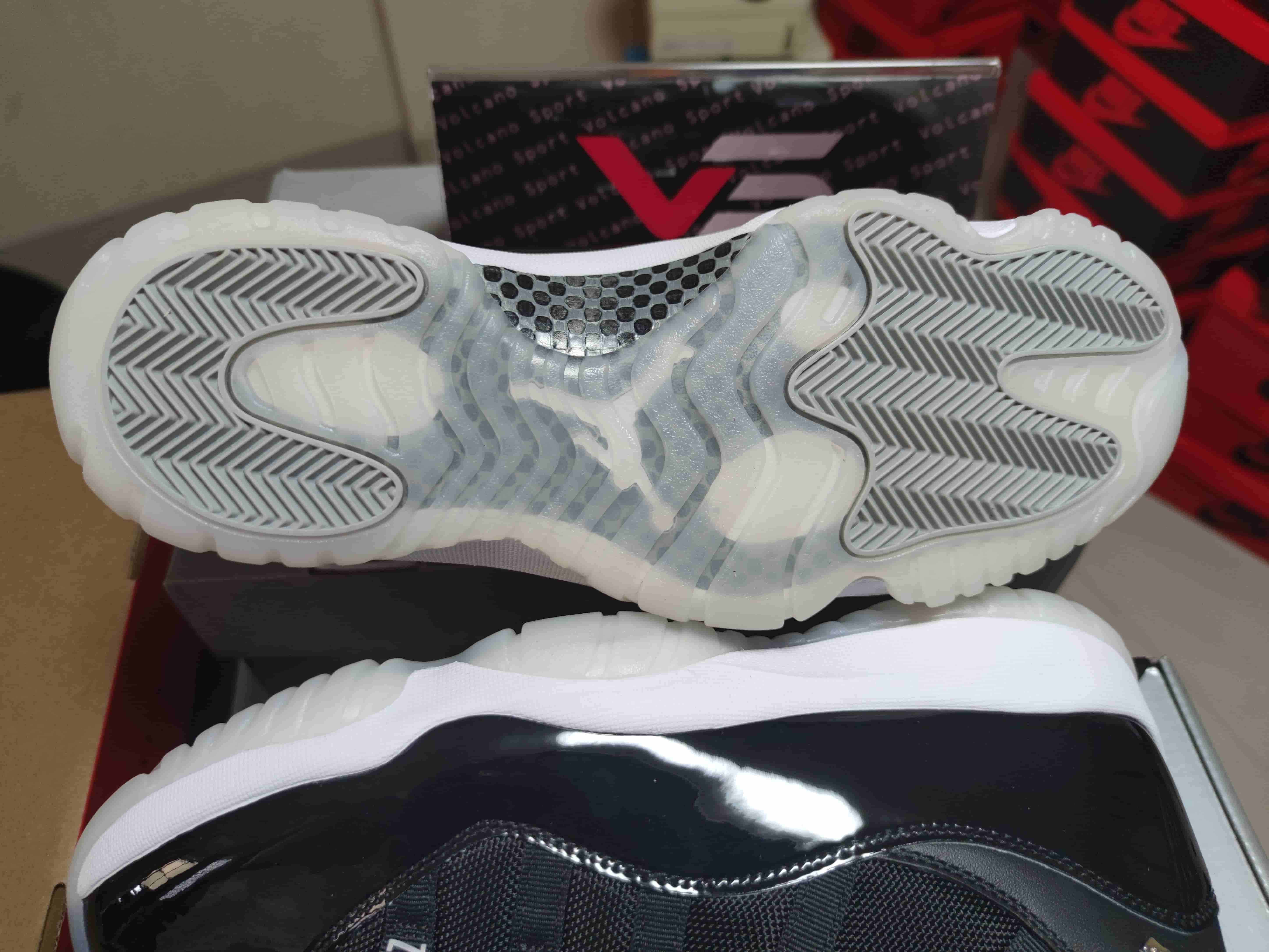 Jordan 11 25th Anniversary AR0715-011