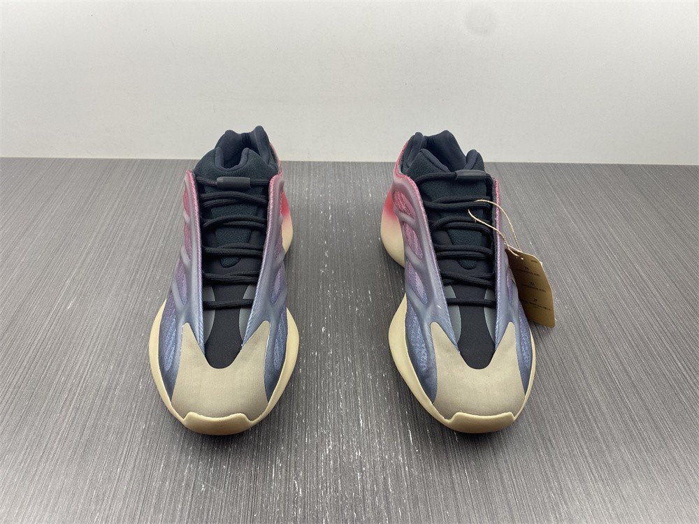 adidas Yeezy 700 V3Fade Carbon