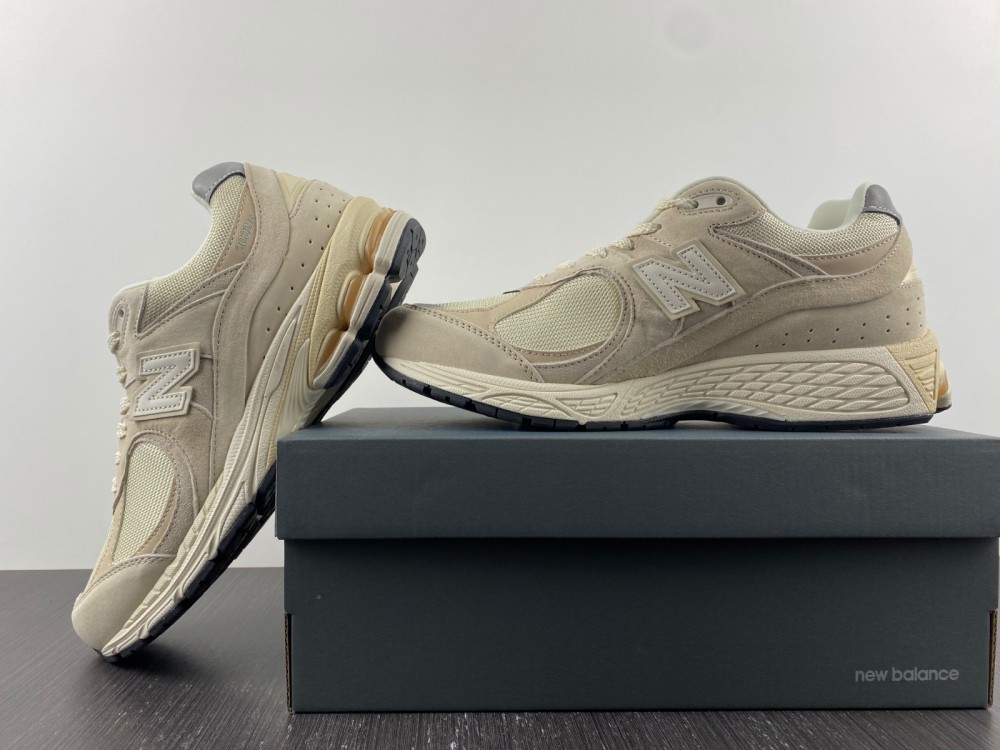 New Balance 2002R Calm Taupe