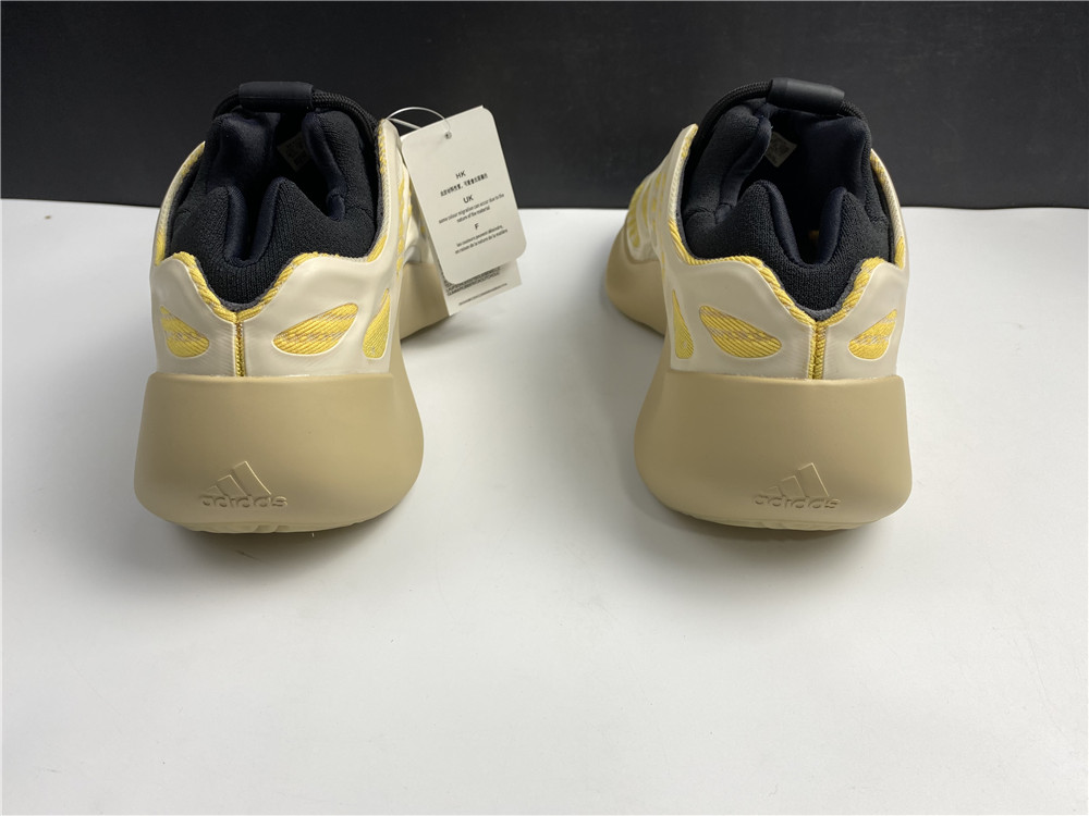 adidas Yeezy 700 V3Safflower