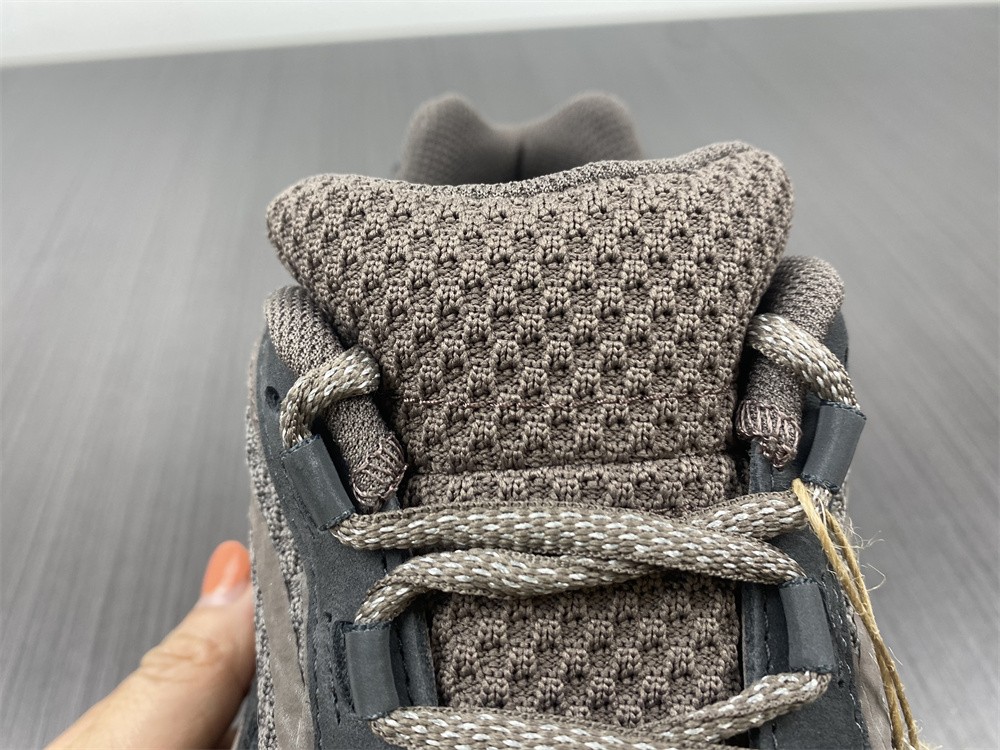 adidas Yeezy Boost 700 V2 Geode