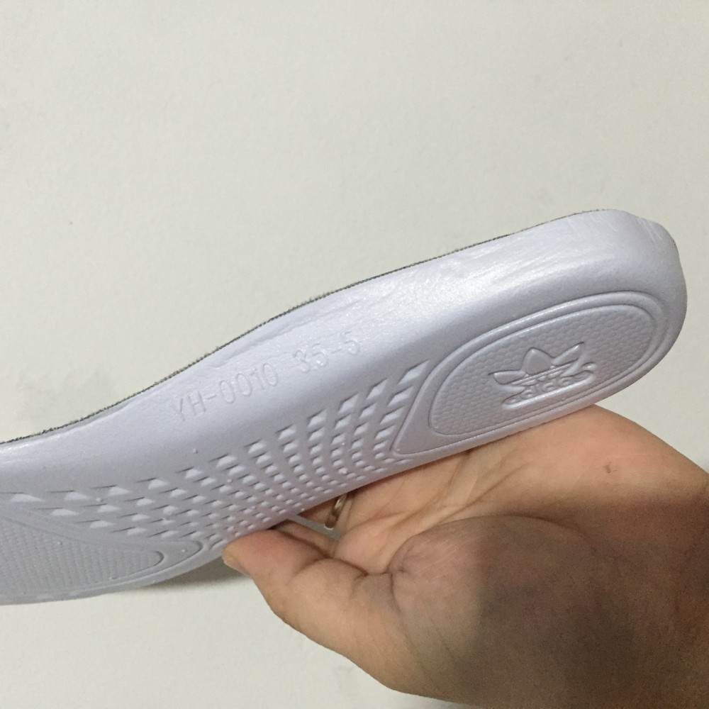 Yeezy Boost 350 V2 Beluga