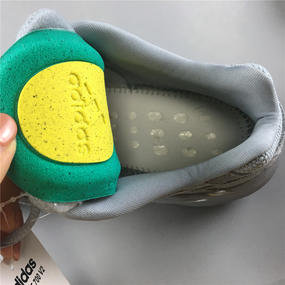 adidas Yeezy Boost 700 V2Hospital Blue