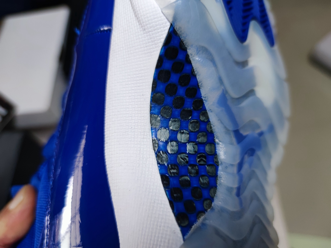 Jordan 11 Retro High WMNS “Barons” AT7802-115