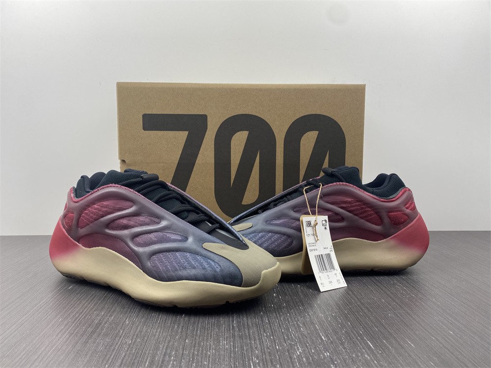 adidas Yeezy 700 V3Fade Carbon