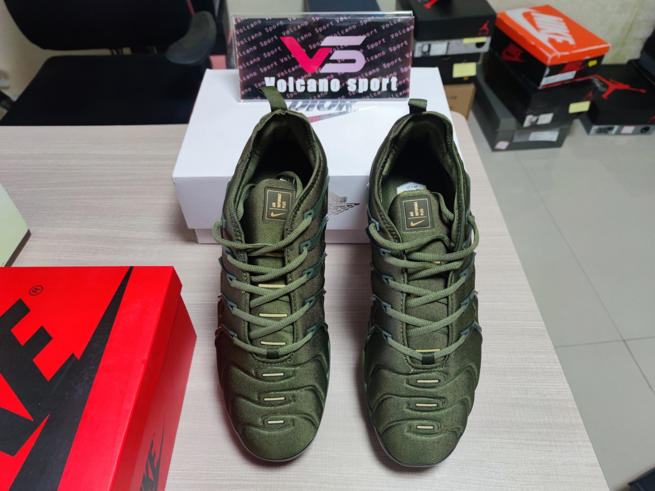 Air VaporMax Plus ARMY GREEN 924453 300