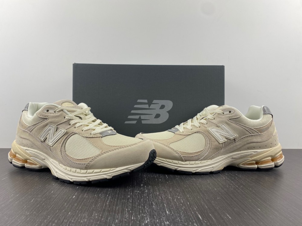 New Balance 2002R Calm Taupe