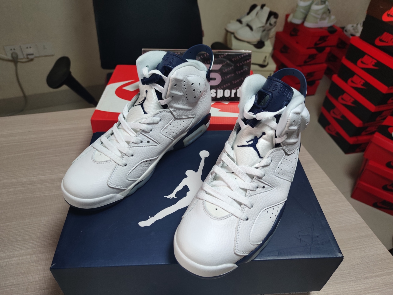 Jordan 6 “Midnight Navy” CT8529-141