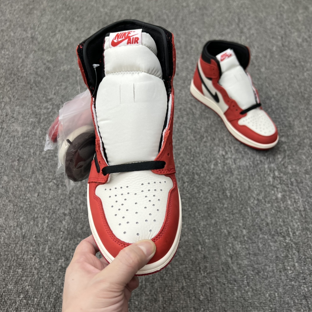 NIKE Travis Scott x Air Jordan 1  AA3834-101