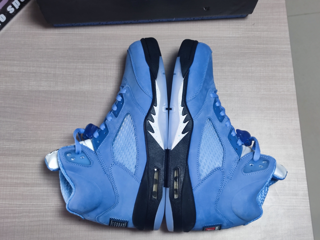 vJordan 5 “UNC