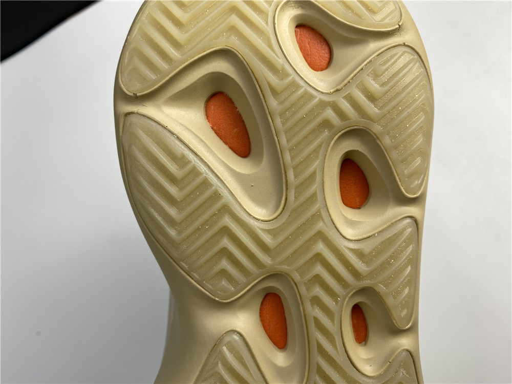 adidas Yeezy 700 V3Safflower