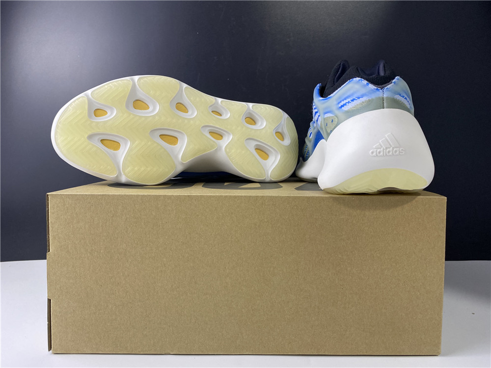 adidas Yeezy 700 V3Arzareth