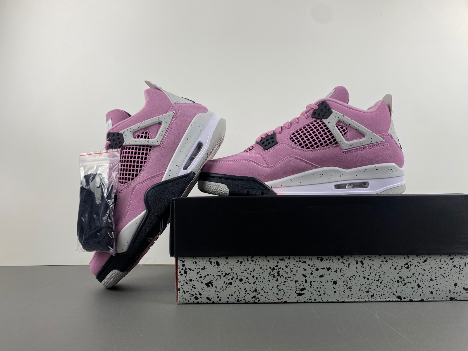 Air Jordan 4 Retro Orchid - New Women | Color: Pink |