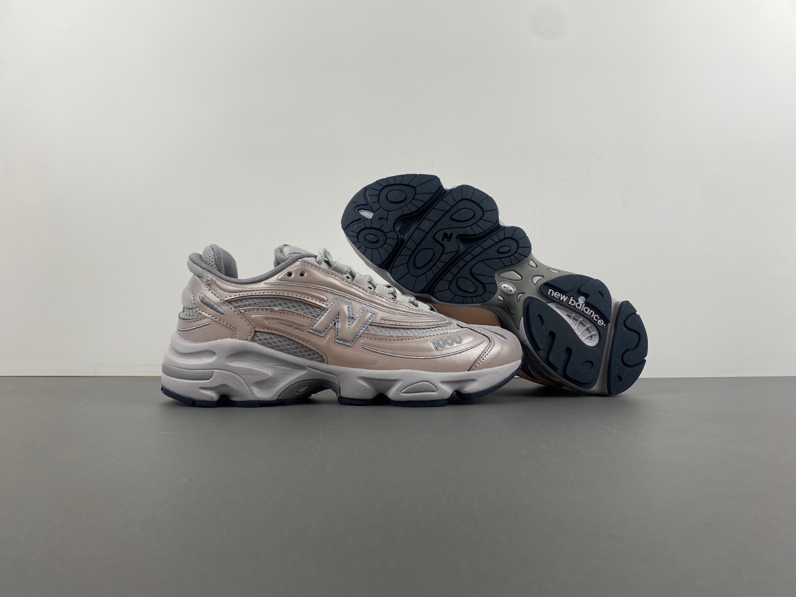 New Balance 1000 (Silver Metallic)M1000TE