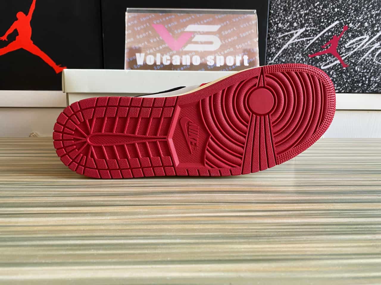 Jordan 1 Retro Low OG Trophy Room Rookie Card Away FN0432-100