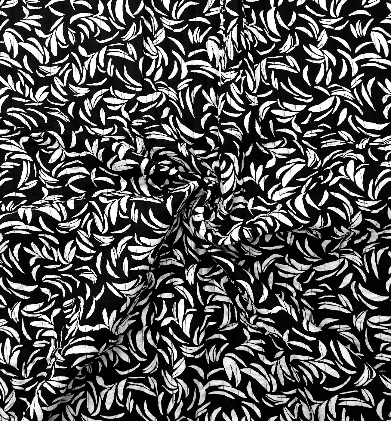 Patterned padded 2m fabric cut - Black print