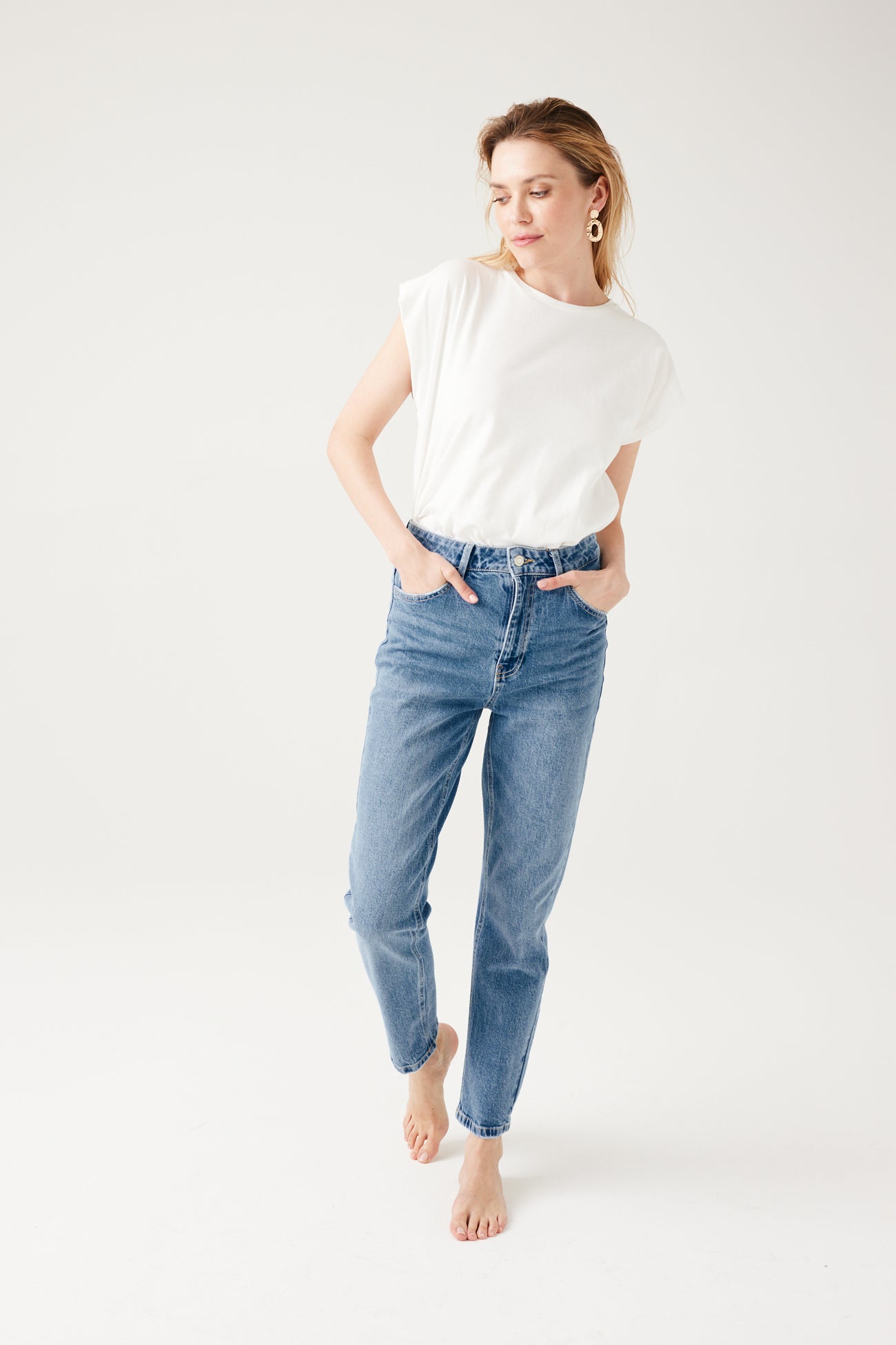 MARCEL high-waist mom jeans - Medium denim