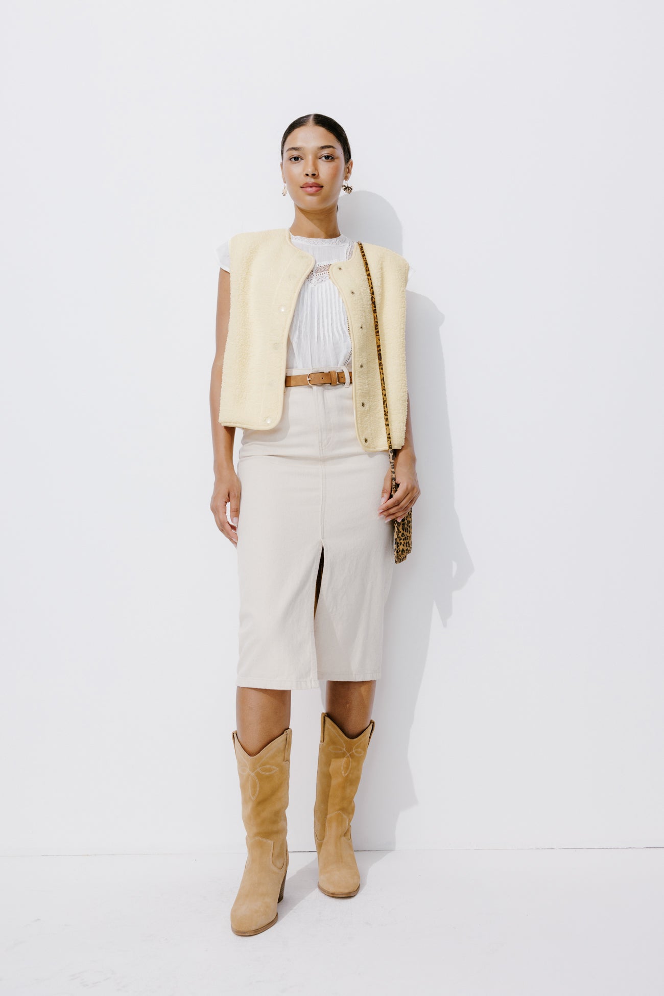 Reversible sleeveless jacket - Beige