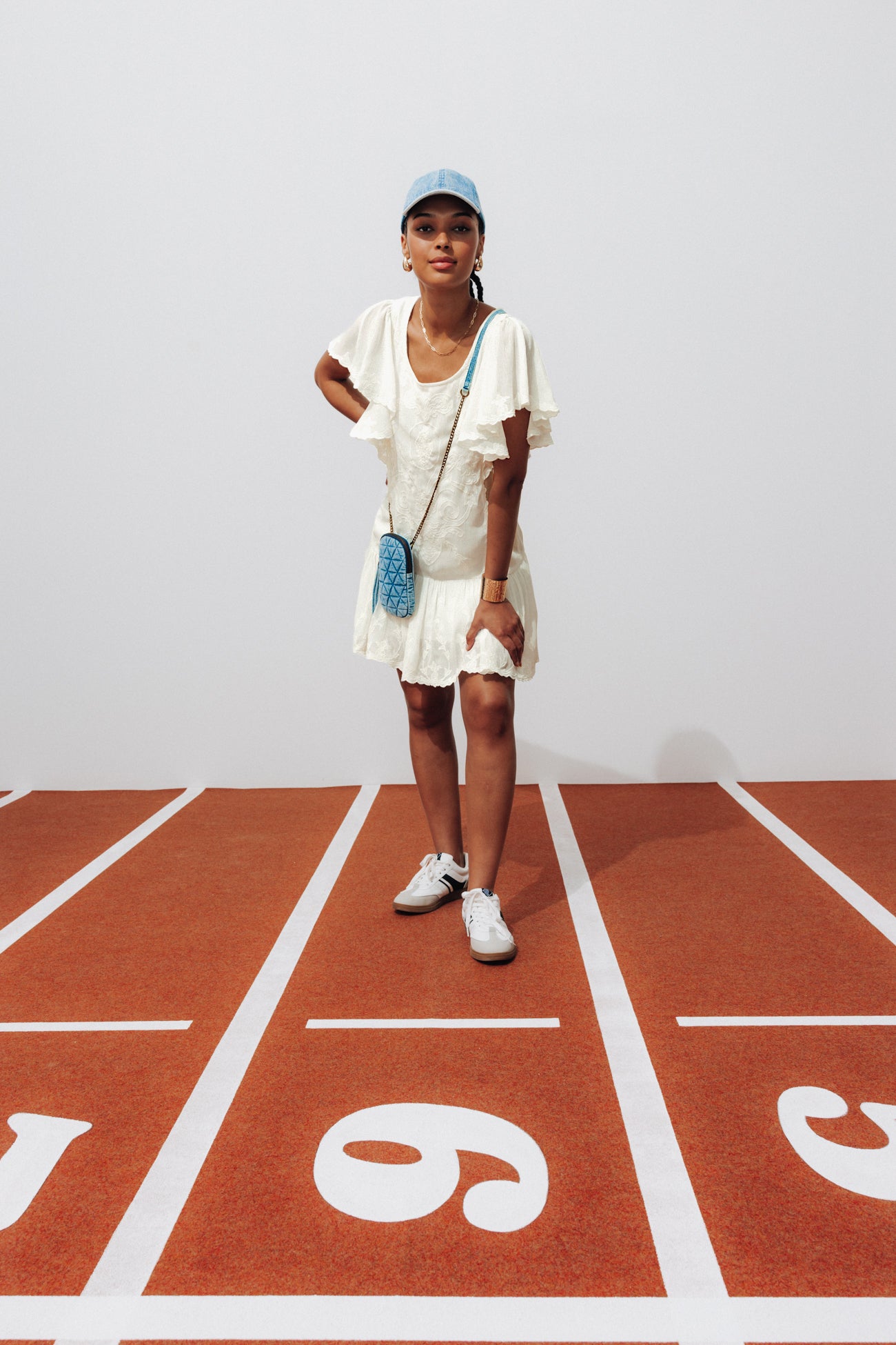 Short embroidered dress - Ecru