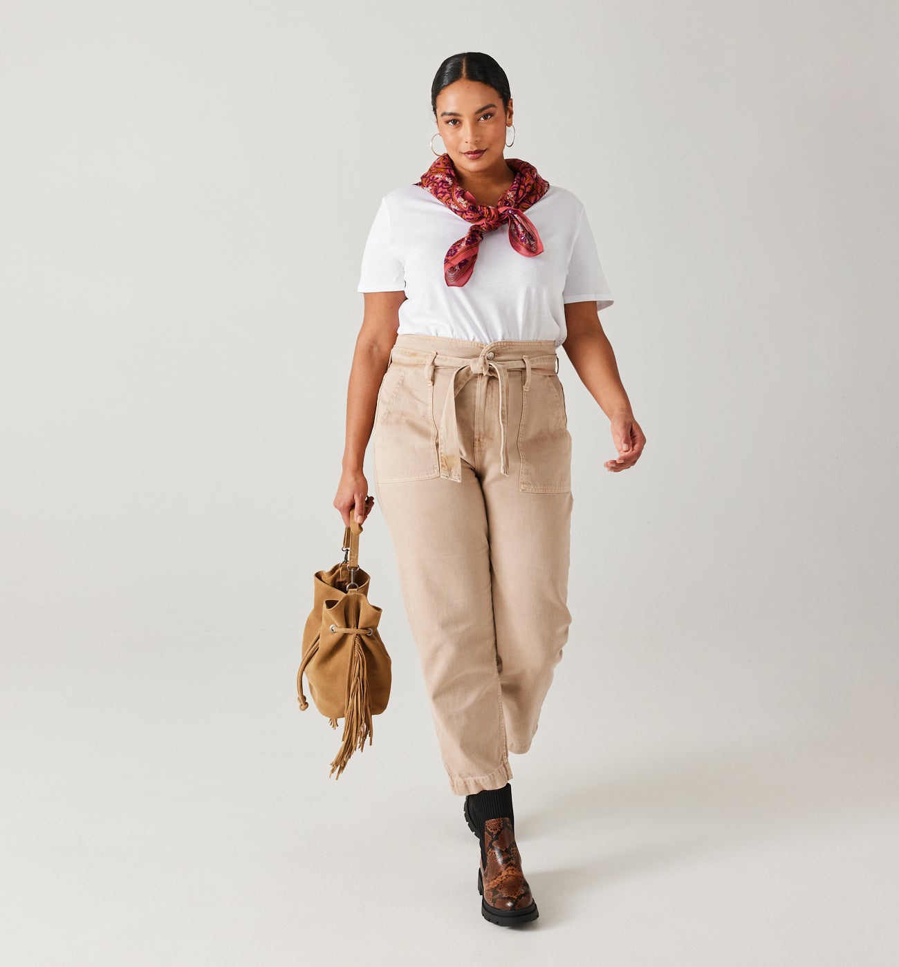 Plain v-neckline top - White