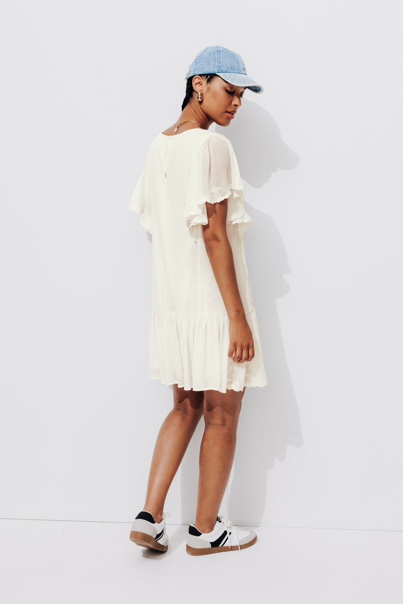 Short embroidered dress - Ecru