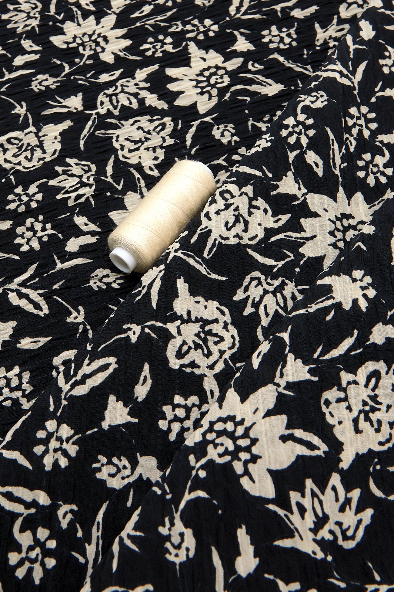 3m crepon polyester fabric - Black print