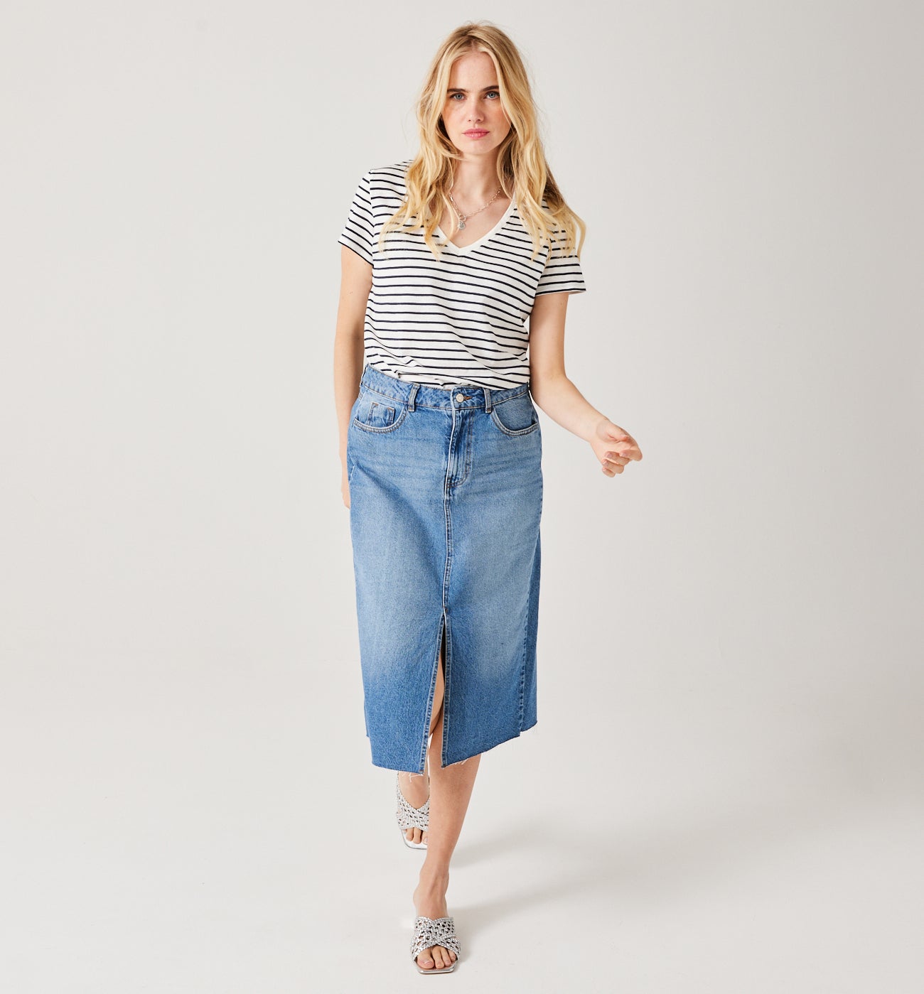 V-neck top - Navy blue stripes