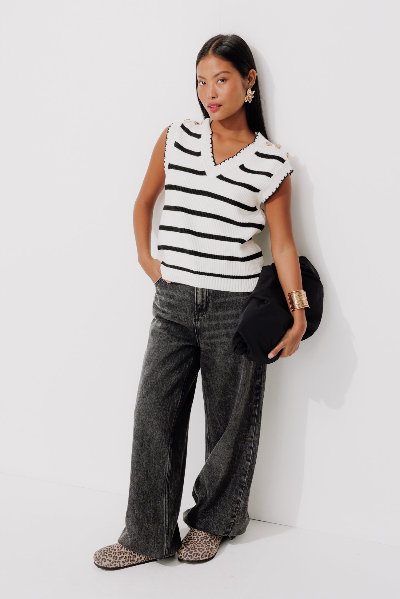 Sleeveless jumper - Ecru stripes