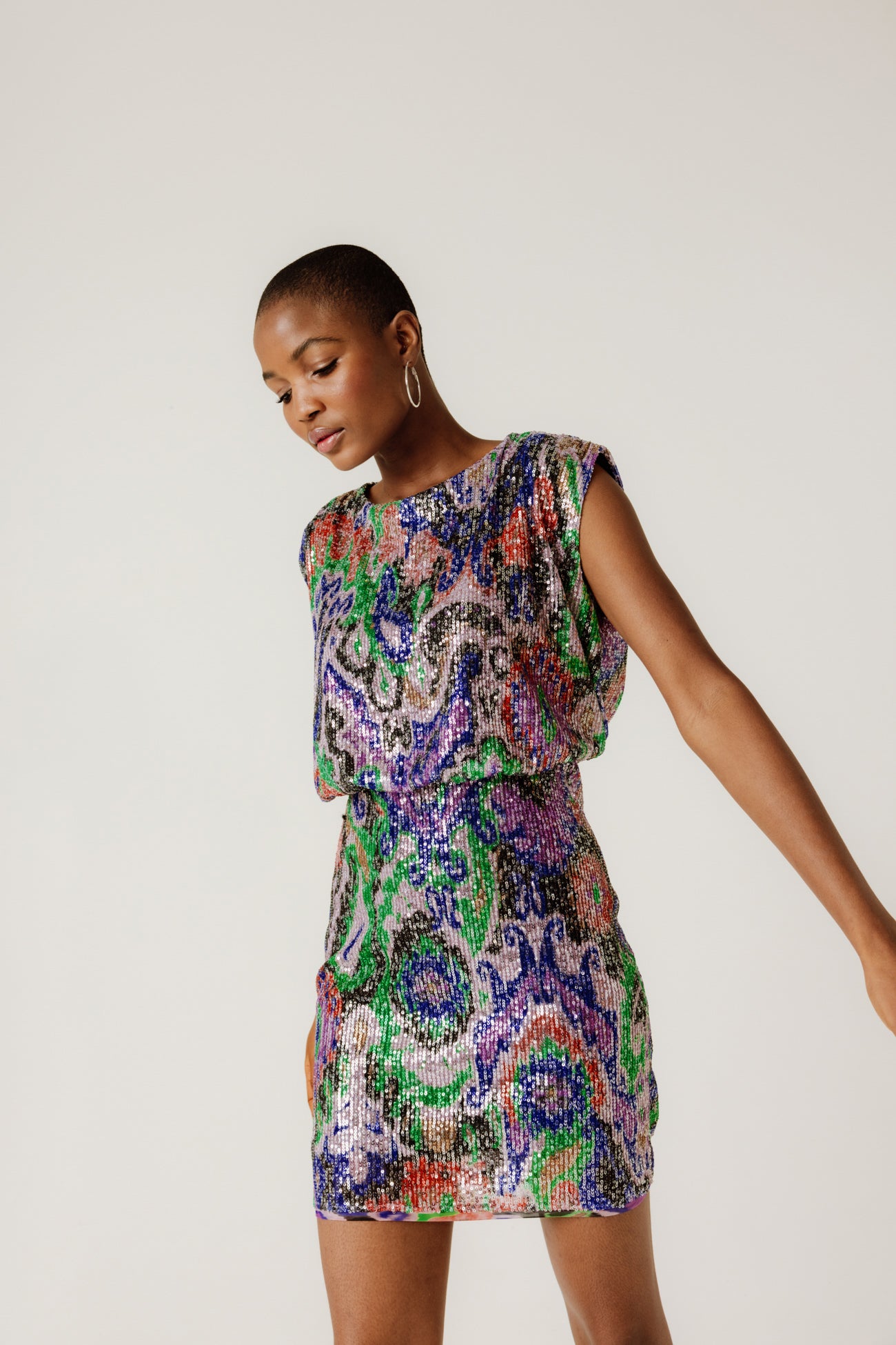 Short sequinned dress - Multicolour print