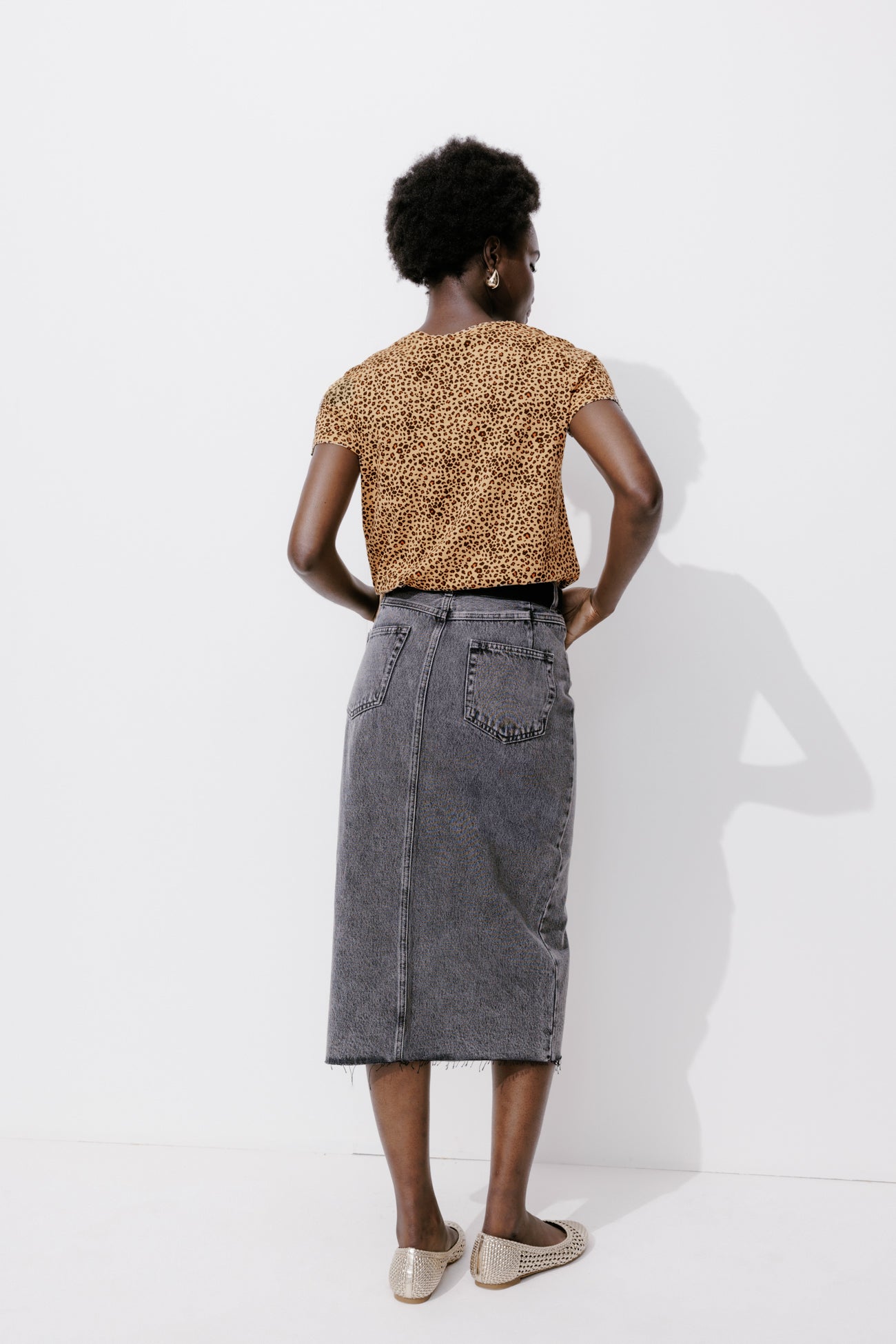 V-neck t-shirt - Beige print