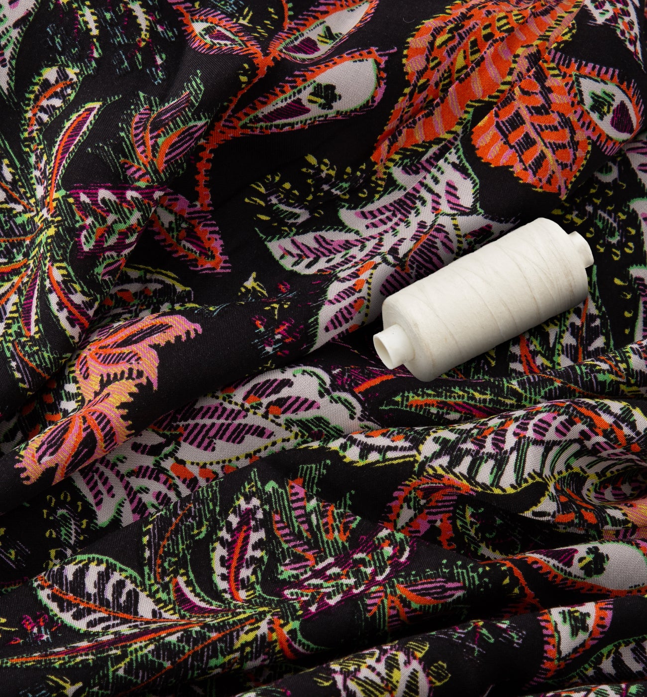 Viscose fabric cut - Black print