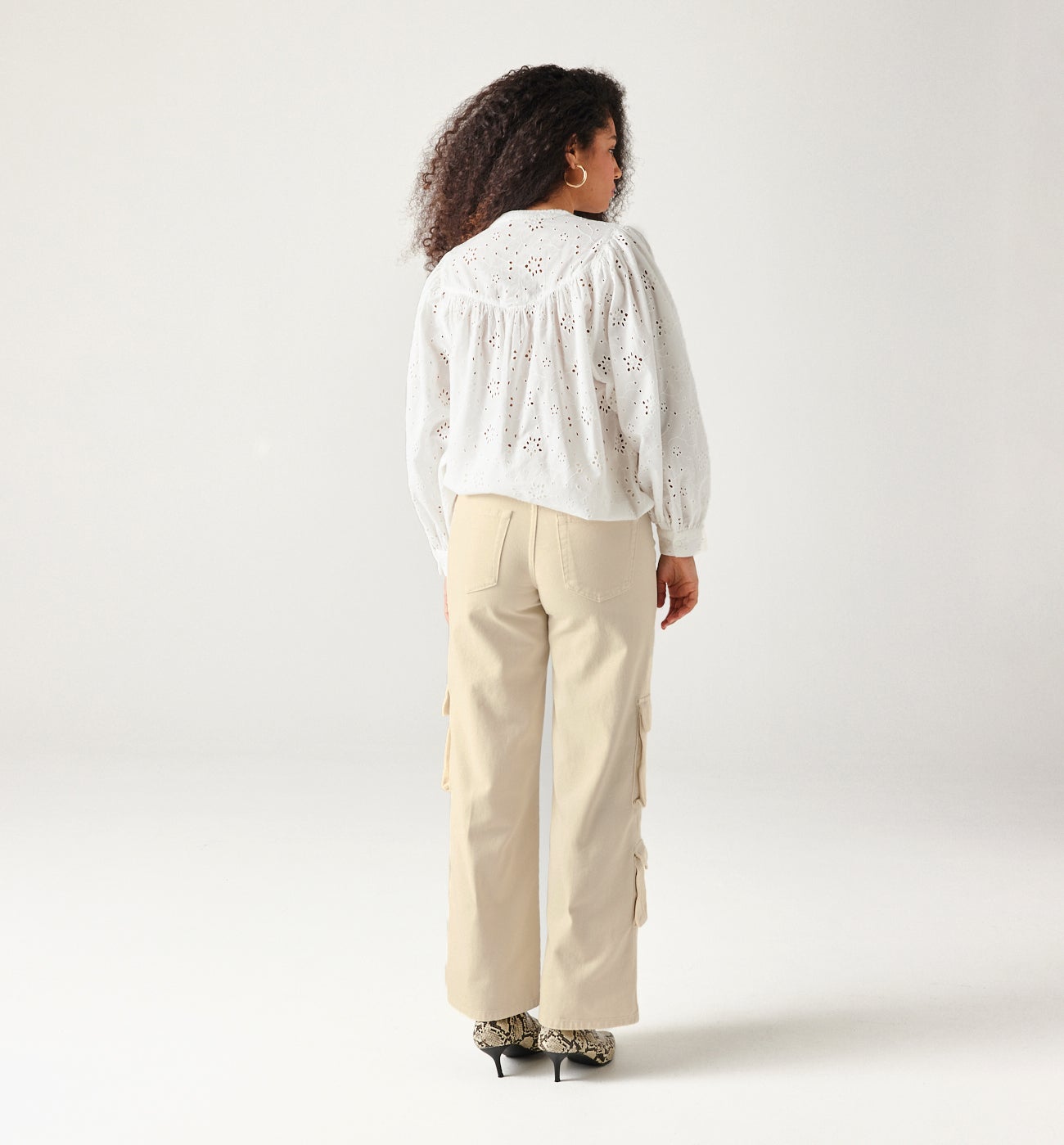 High-waist cargo trousers - Beige