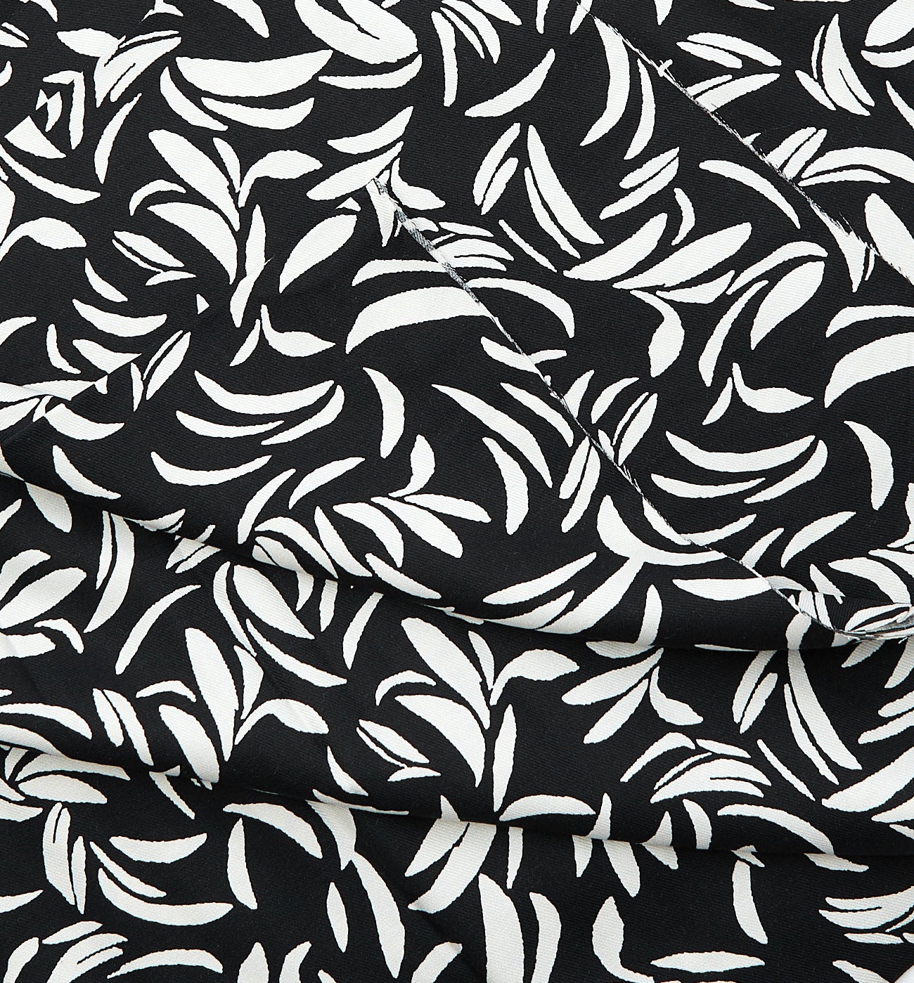 Pattern viscose 2m fabric cut - Black print