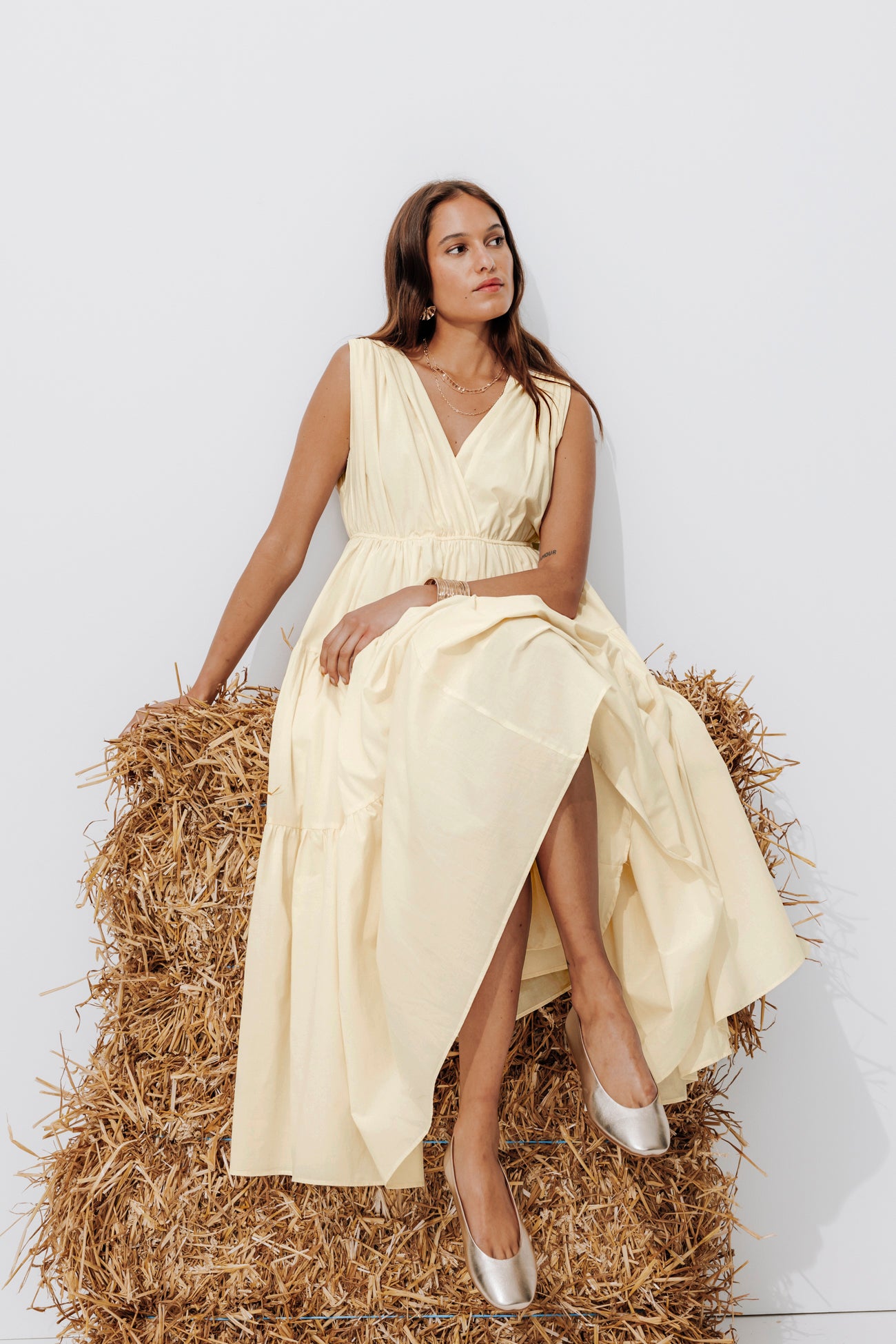 Low-neck crushed dress - Ecru