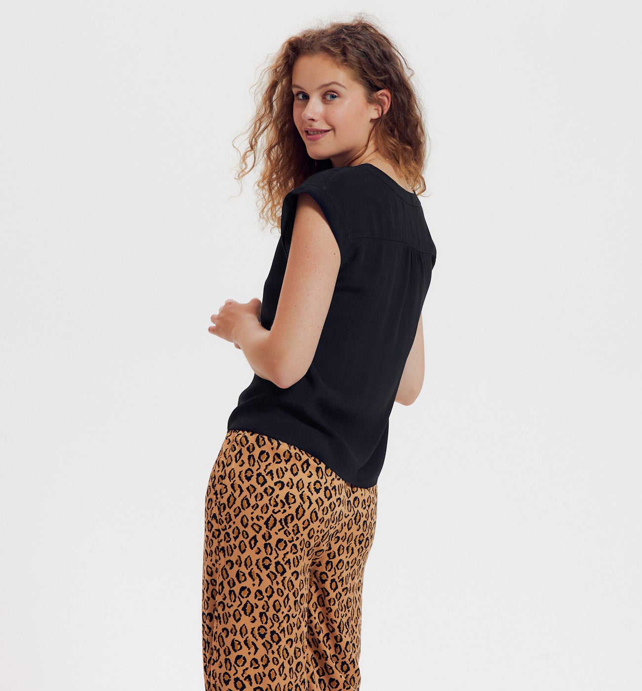 Short-sleeved blouse - Green print