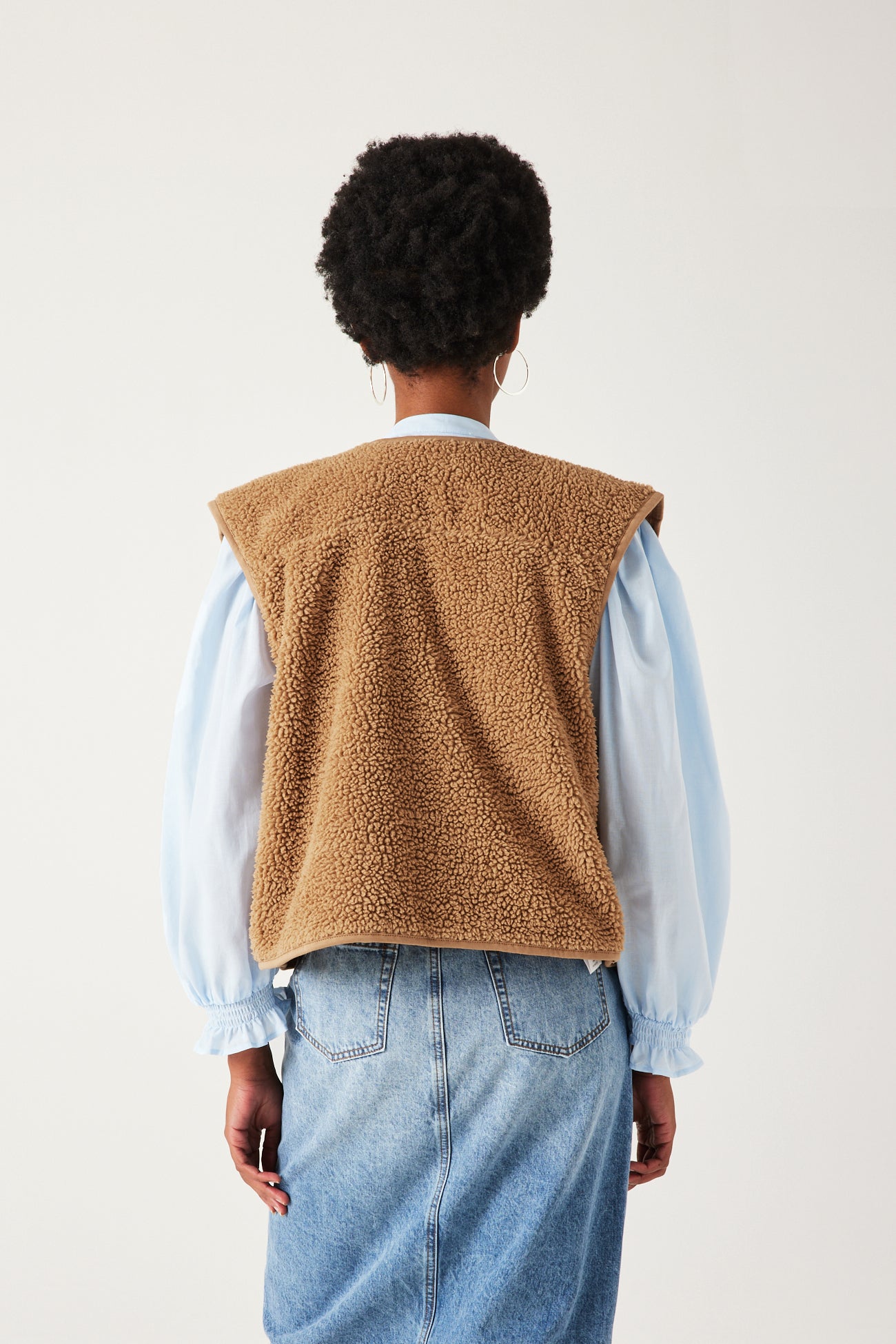 Snug sleeveless jacket - Chestnut brown