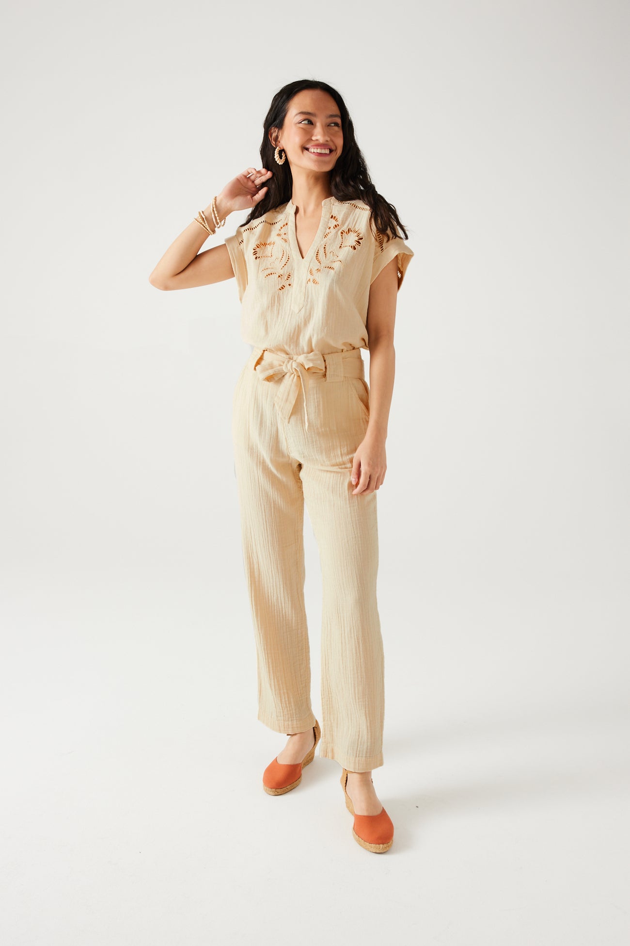 Embroidery detail blouse - Beige