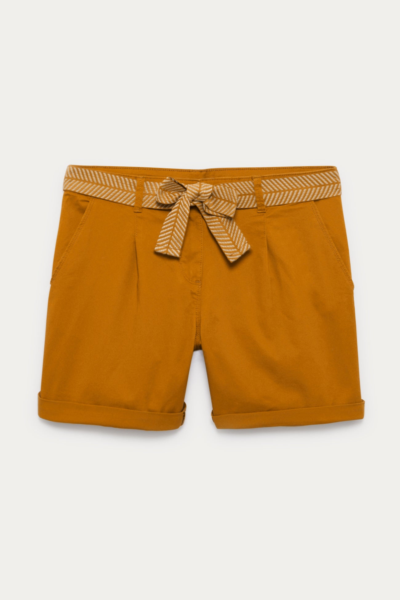 Belted pleated shorts - White