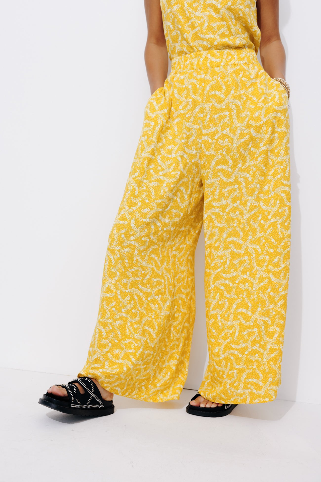 Wideleg patterned trousers - Ochre print