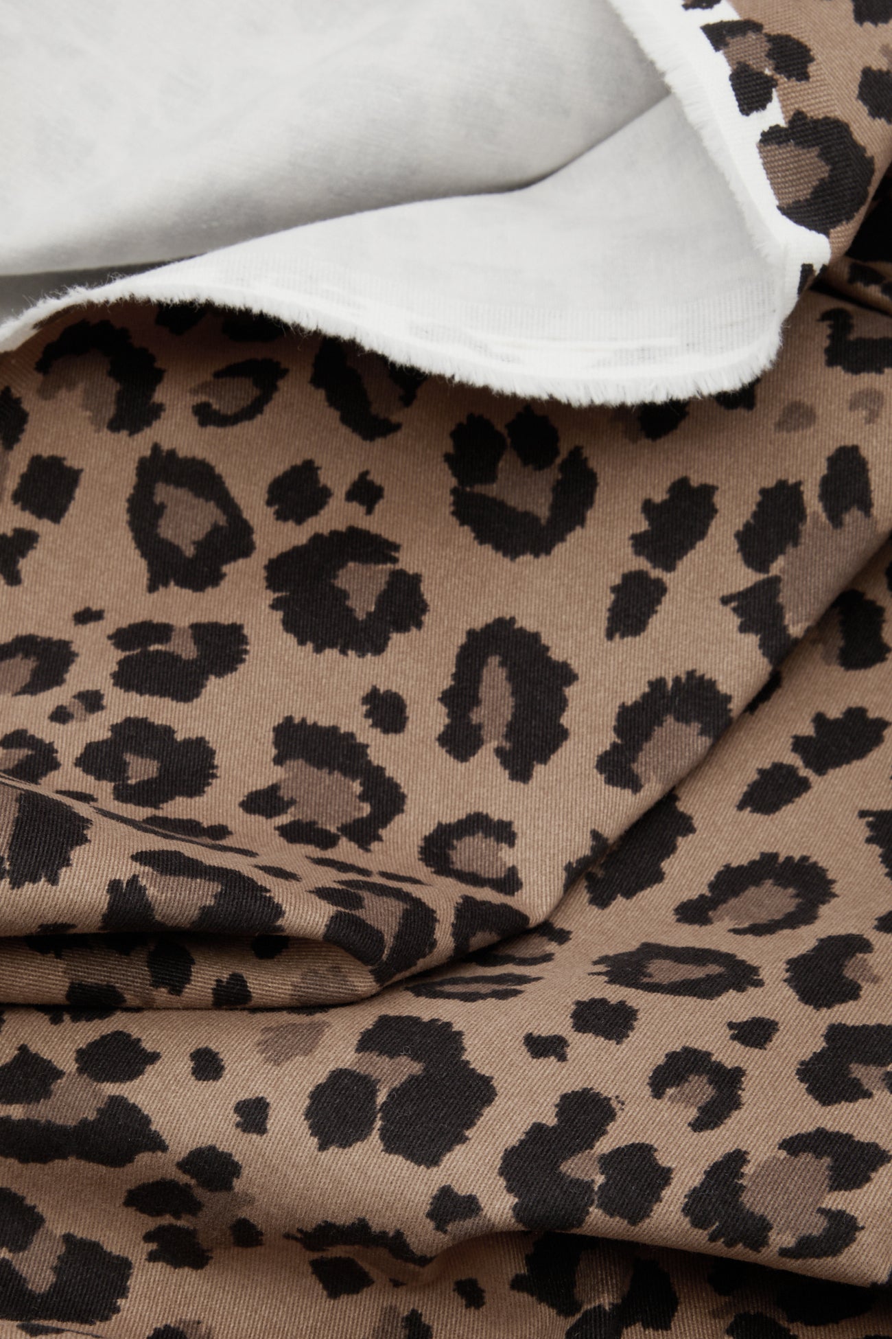 3m patterned gabardine fabric - Chestnut brown print