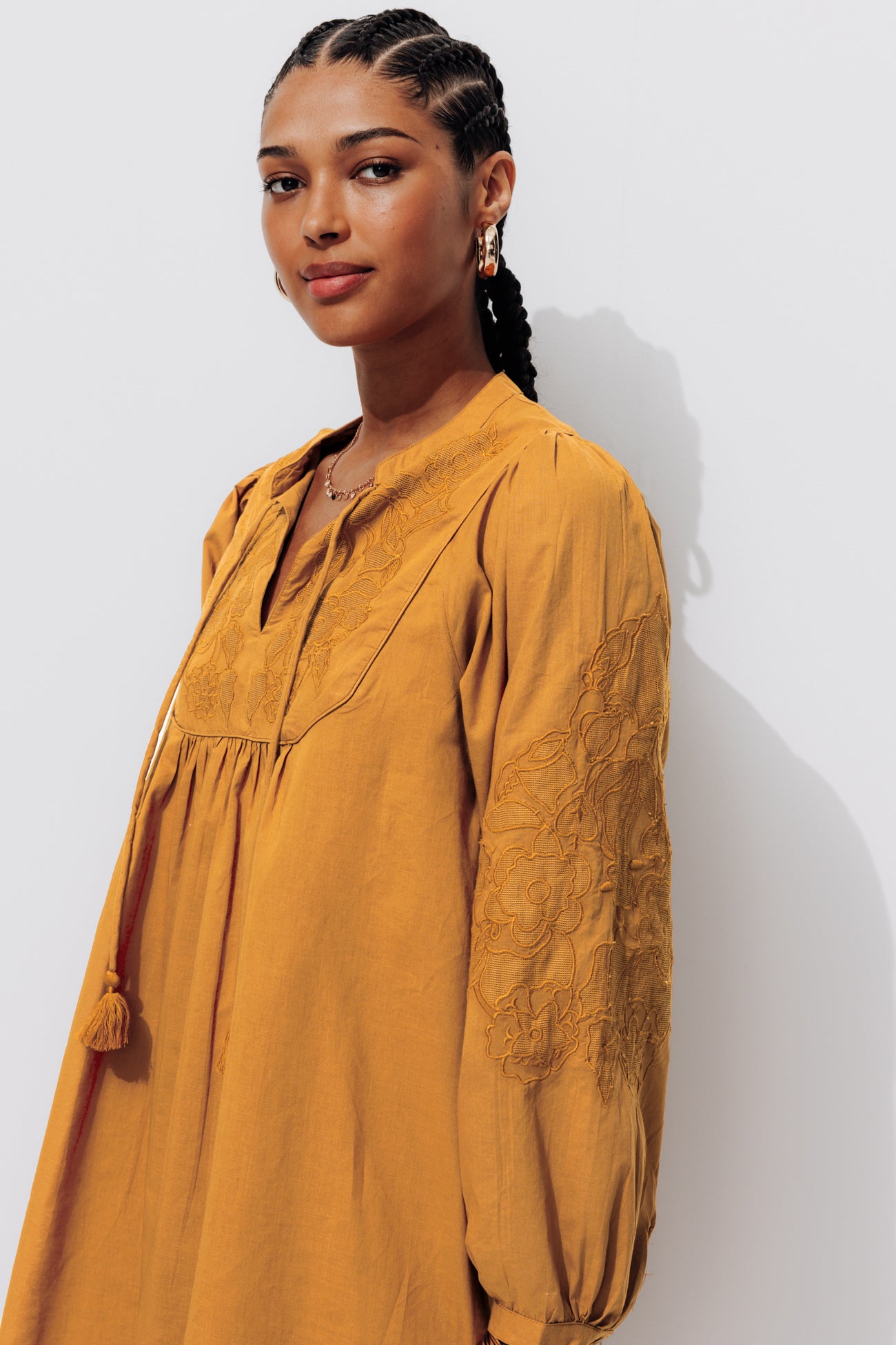 Short embroidered dress - Black