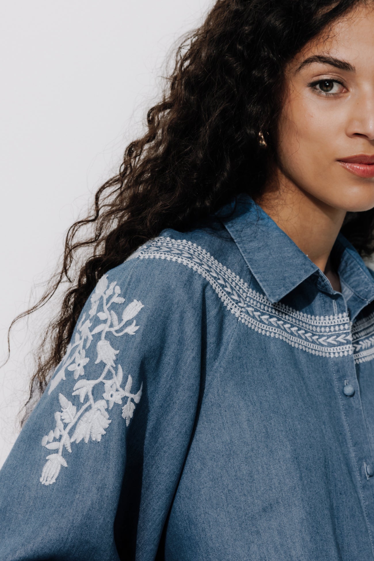 Embroidered shirt - Medium denim