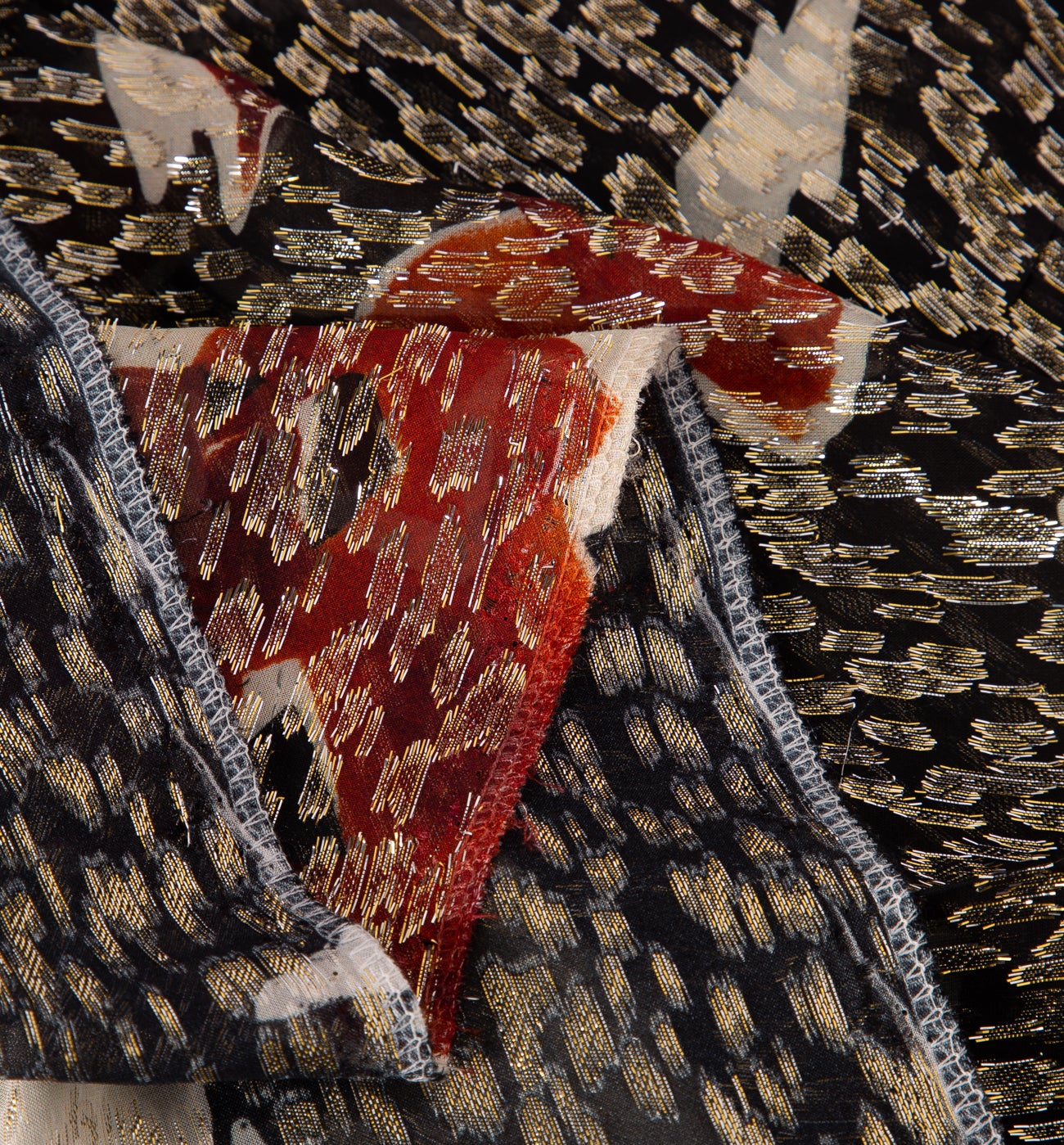 Glitzy voile fabric cut - Black print