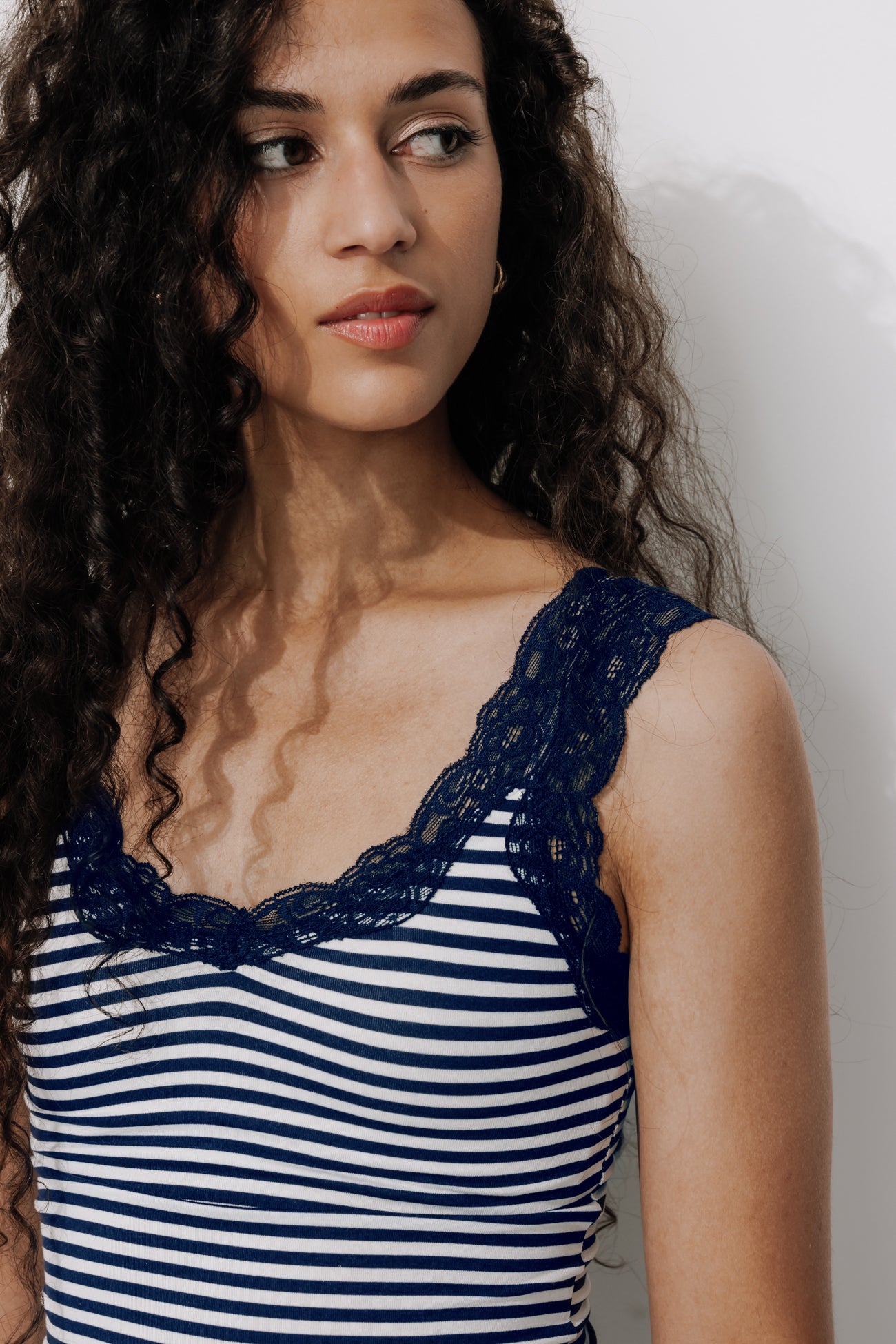 Strappy top with lace - Navy blue stripes