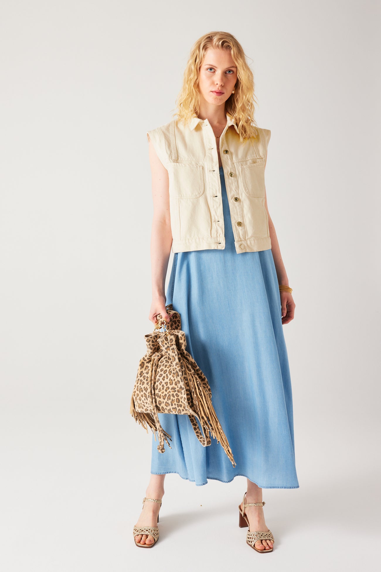 Sleeveless jacket - Ecru