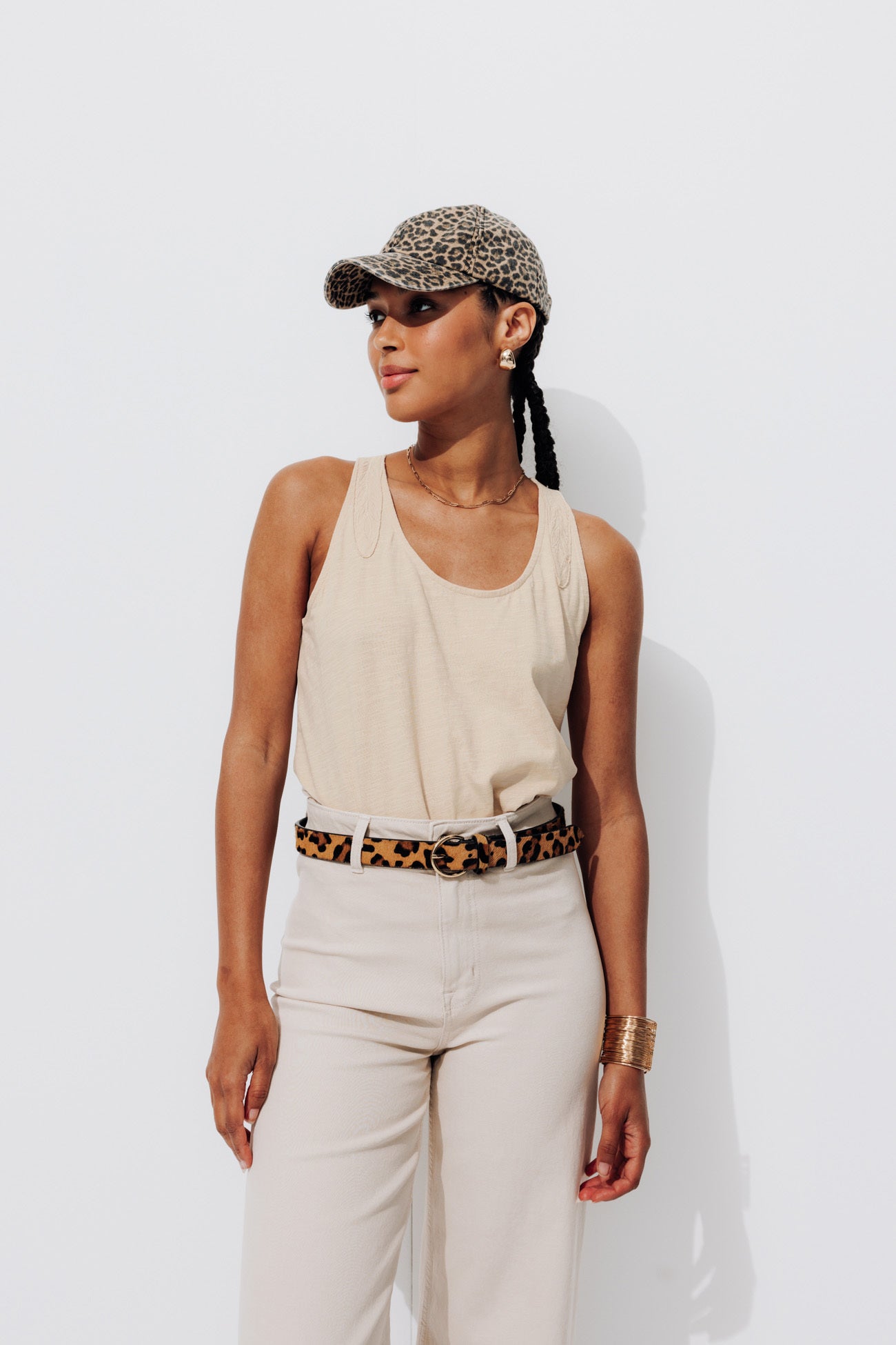 Back-embroidery sleeveless top - Ochre